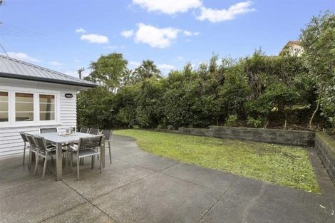 Photo of property in 1/19 Wolsley Avenue, Milford, Auckland, 0620