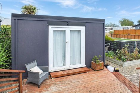 Photo of property in 22 Hennessy Street East, Foxton Beach, Foxton, 4815