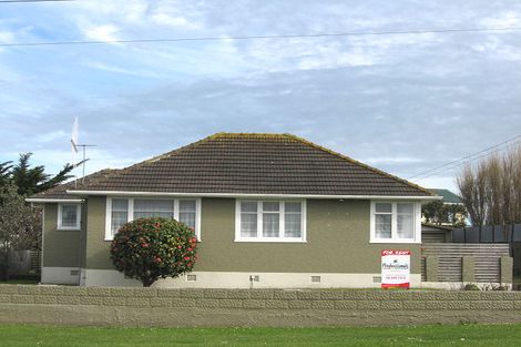 Photo of property in 7 Mosston Road, Castlecliff, Whanganui, 4501