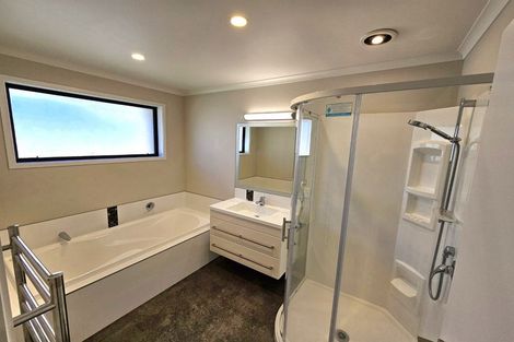 Photo of property in 18 Keene Drive, Bell Block, New Plymouth, 4312