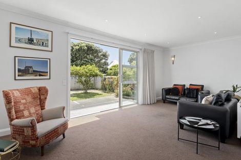 Photo of property in 74 Oroua Street, Eastbourne, Lower Hutt, 5013