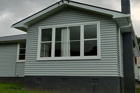 Photo of property in 6 Wainhouse Street, Stokes Valley, Lower Hutt, 5019