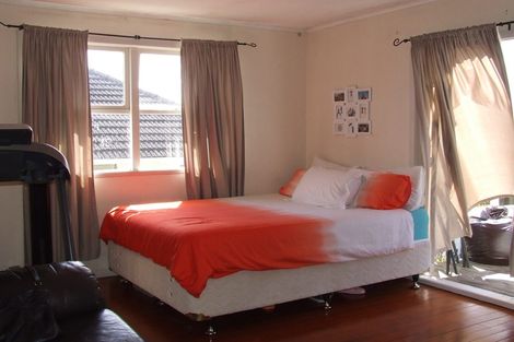 Photo of property in 8 Winifred Avenue, Bayview, Auckland, 0629