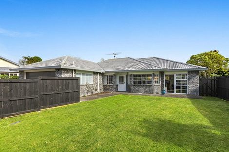 Photo of property in 33 Maygrove Drive, Orewa, 0931