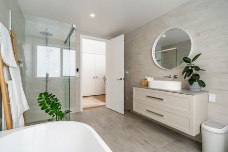 Photo of property in 8 Ramarama Lane, Crofton Downs, Wellington, 6035