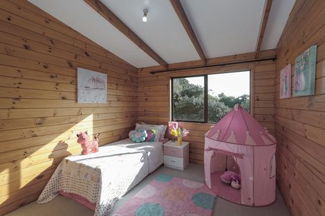 Photo of property in 1/16 Riverview Road, New Lynn, Auckland, 0600