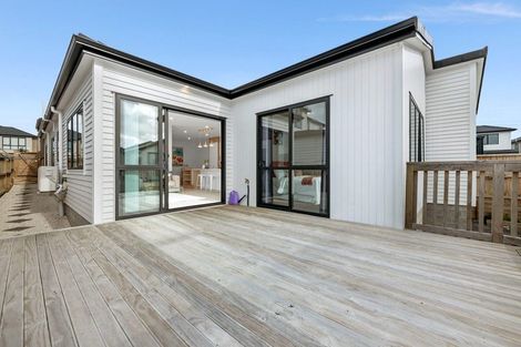 Photo of property in 28 Bushfield Drive, Flat Bush, Auckland, 2019