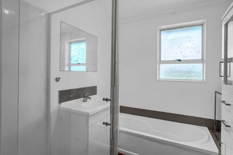 Photo of property in 11 Warkworth Grove, Bell Block, New Plymouth, 4312