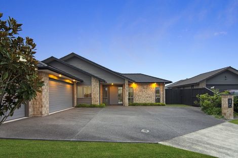 Photo of property in 9 Allgood Place, Rototuna North, Hamilton, 3210