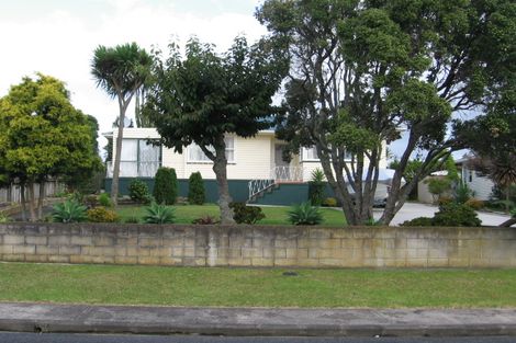 Photo of property in 67 Sylvan Crescent, Te Atatu South, Auckland, 0610