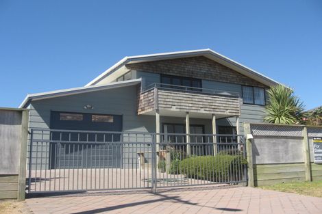 Photo of property in 703 Pukehina Parade, Pukehina, Te Puke, 3189