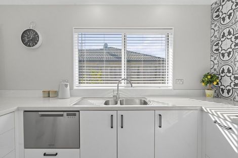 Photo of property in 2 Lasiandra Place, Mount Maunganui, 3116