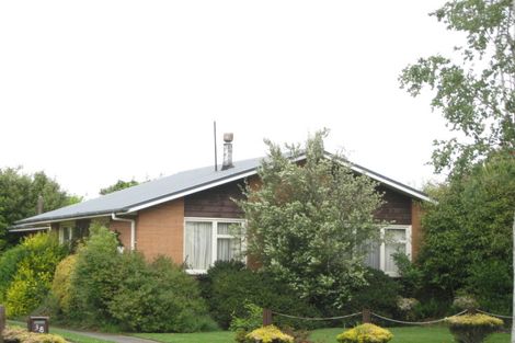 Photo of property in 38 Clivedon Place, Redwood, Christchurch, 8051
