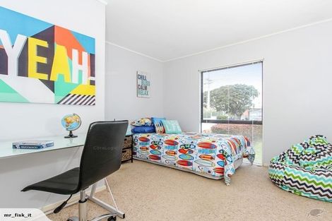 Photo of property in 1 Graham Avenue, Te Atatu Peninsula, Auckland, 0610