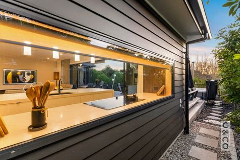 Photo of property in 21 Vogwill Road, Kumeu, 0810