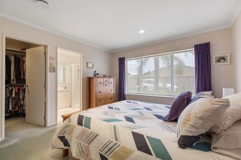 Photo of property in 34 Blackwood Drive, Wattle Downs, Auckland, 2103