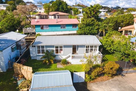 Photo of property in 1/48 Bond Crescent, Forrest Hill, Auckland, 0620