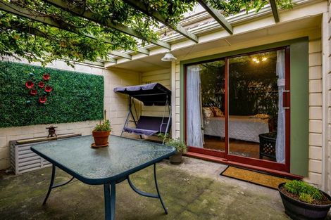 Photo of property in 237 South Road, Hawera, 4610