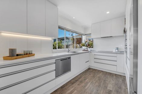 Photo of property in 1/5 Solana Court, Botany Downs, Auckland, 2010