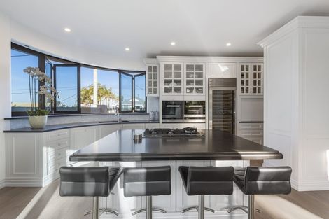 Photo of property in 1/60 Milford Road, Milford, Auckland, 0620