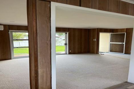 Photo of property in 2 Cranberry Place, Bucklands Beach, Auckland, 2012