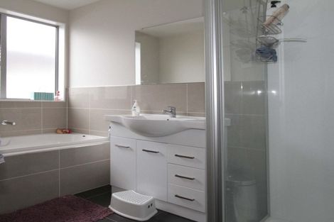 Photo of property in 30 Phar Lap Crescent, Takanini, 2112