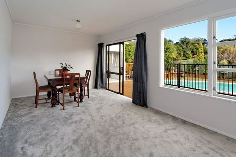 Photo of property in 2 Castleford Street, Green Bay, Auckland, 0604