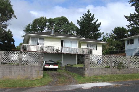 Photo of property in 34 Waari Avenue, Sunnyvale, Auckland, 0612