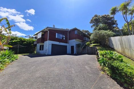 Photo of property in 2/6 Mcquoid Place, Glenfield, Auckland, 0629