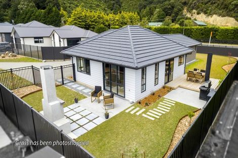 Photo of property in 27 Salisbury Crescent, Wallaceville, Upper Hutt, 5018
