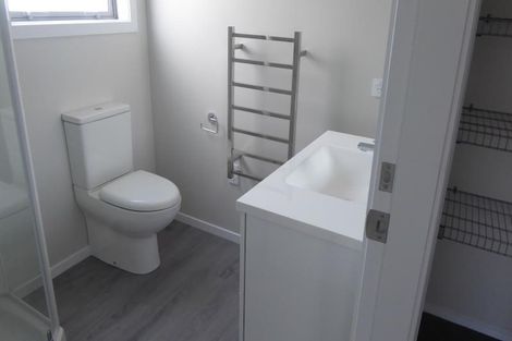 Photo of property in 20c Chetwode Grove, Newlands, Wellington, 6037