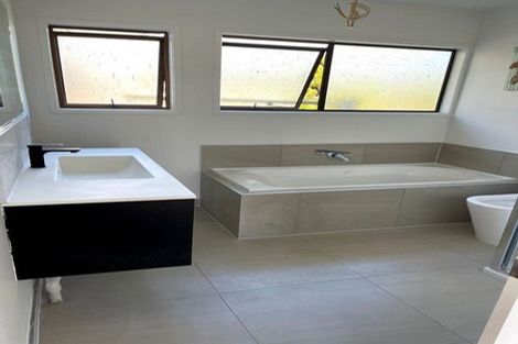 Photo of property in 1425 Whangaparaoa Road, Army Bay, Whangaparaoa, 0930