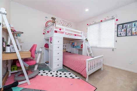 Photo of property in 6 Fairlea Road, Te Atatu South, Auckland, 0610