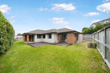 Photo of property in 2 Renata Crescent, Te Atatu Peninsula, Auckland, 0610