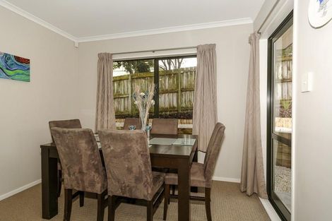 Photo of property in 10a Rena Place, West Harbour, Auckland, 0618