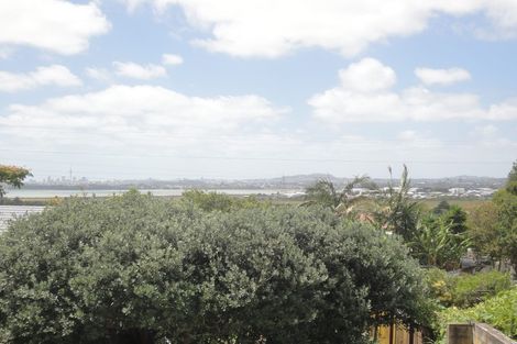 Photo of property in 235 Te Atatu Road, Te Atatu South, Auckland, 0610
