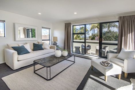 Photo of property in 2/27 Northboro Road, Hauraki, Auckland, 0622