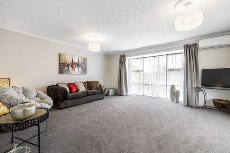 Photo of property in 121 Prestons Road, Redwood, Christchurch, 8051