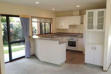 Photo of property in 28a Inglewood Place, Avonhead, Christchurch, 8042