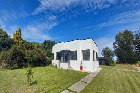 Photo of property in 69 Half Mile Road, Tuatapere, 9620