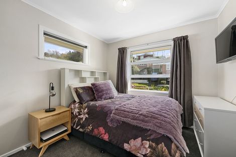 Photo of property in 5 Deller Grove, Silverstream, Upper Hutt, 5019