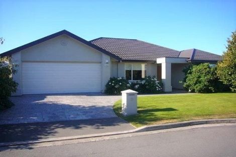 Photo of property in 2 Sheraton Place, Redwood, Christchurch, 8051
