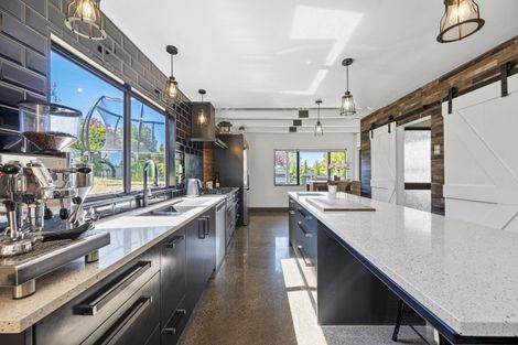 Photo of property in 37 Kent Terrace, Taradale, Napier, 4112