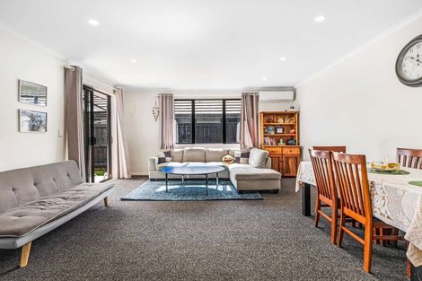 Photo of property in 1 Kaaka Street, Cambridge, 3434