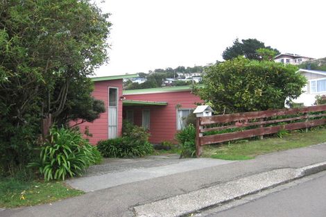 Photo of property in 41 Batchelor Street, Newlands, Wellington, 6037