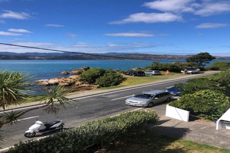 Photo of property in 489 Karaka Bay Road, Karaka Bays, Wellington, 6022
