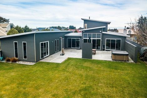 Photo of property in 43 Anne Street, Winton, 9720