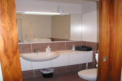 Photo of property in 5 Waiteata Road, Kelburn, Wellington, 6012