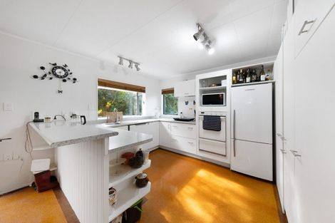 Photo of property in 215 Kaipara Road, Papakura, 2582