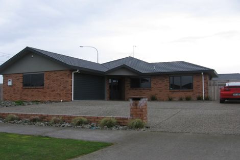 Photo of property in 1 Daniel Place, Kelvin Grove, Palmerston North, 4414